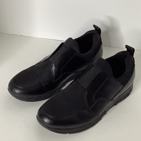 Kenneth Cole Black Men's Leather Loafer in Size 7M - Picture 5 of 14